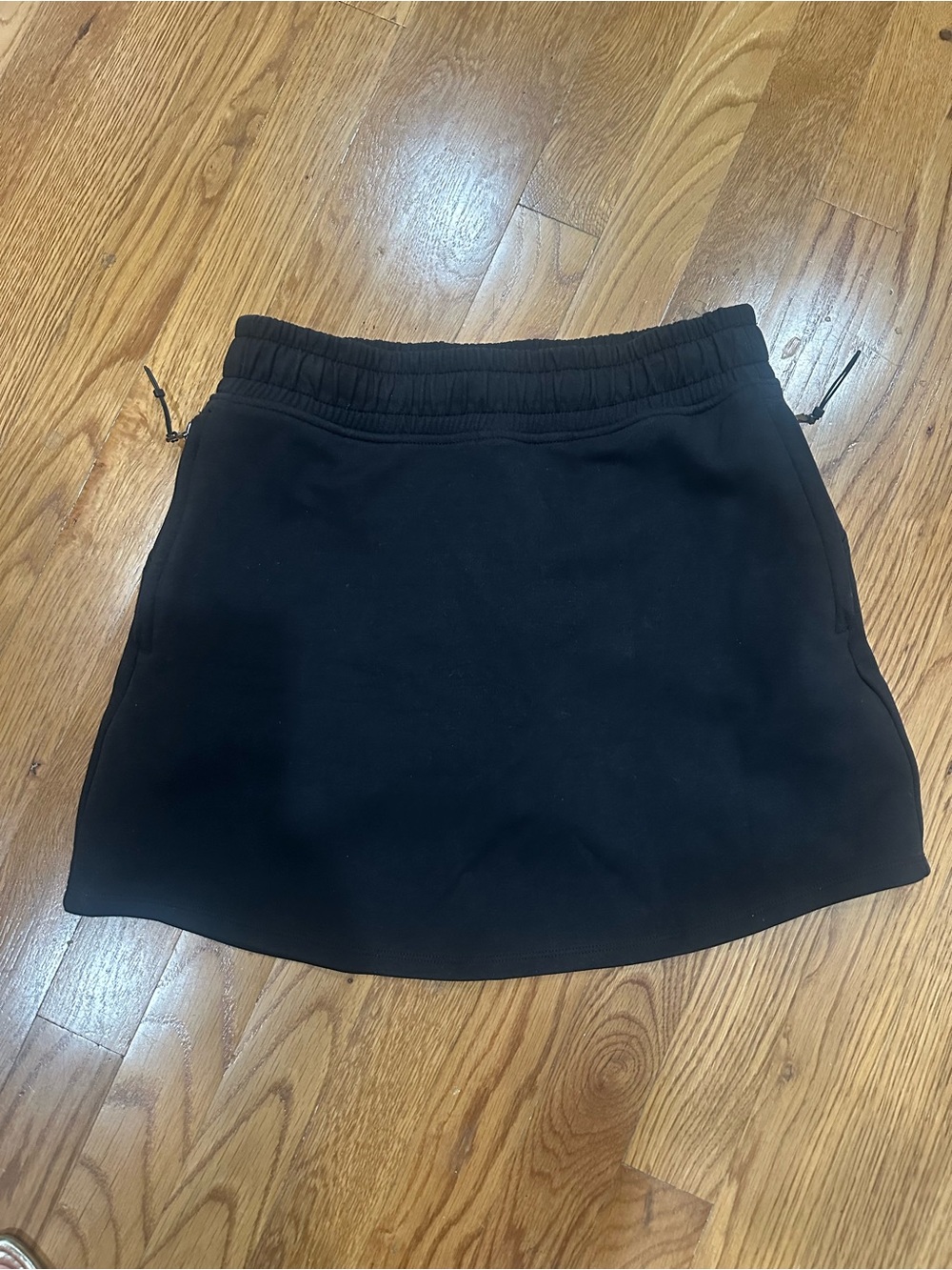Old Navy XS
Black Women's Casual Knit Skort